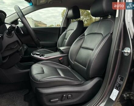 Серый Киа Niro, объемом двигателя 0 л и пробегом 62 тыс. км за 24600 $, фото 40 на Automoto.ua