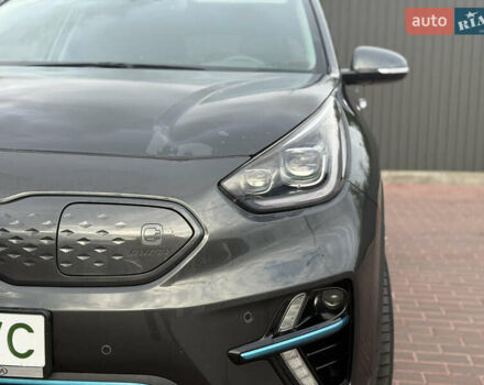Серый Киа Niro, объемом двигателя 0 л и пробегом 77 тыс. км за 20990 $, фото 3 на Automoto.ua