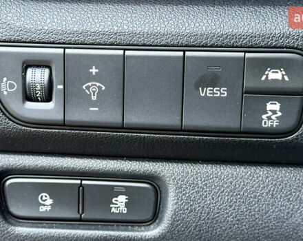 Киа Niro 2021 в Самборе на Automoto.ua Серый Киа Niro, объемом двигателя 0 л и пробегом 107 тыс. км за 19500 $, фото 14 на Automoto.ua