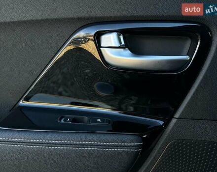 Серый Киа Niro, объемом двигателя 0 л и пробегом 54 тыс. км за 23900 $, фото 81 на Automoto.ua