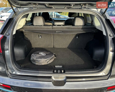 Сірий Кіа Niro, об'ємом двигуна 0 л та пробігом 50 тис. км за 19999 $, фото 25 на Automoto.ua