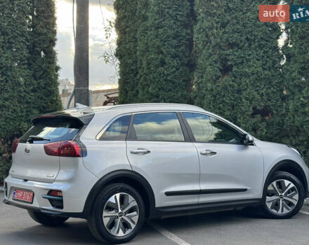 Сірий Кіа Niro, об'ємом двигуна 0 л та пробігом 141 тис. км за 17799 $, фото 11 на Automoto.ua