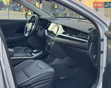 Серый Киа Niro, объемом двигателя 0 л и пробегом 139 тыс. км за 17999 $, фото 39 на Automoto.ua