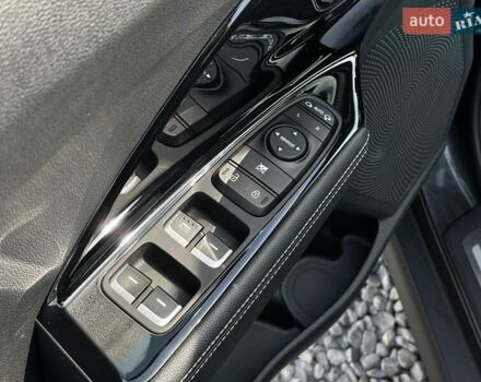 Серый Киа Niro, объемом двигателя 0 л и пробегом 62 тыс. км за 22450 $, фото 35 на Automoto.ua
