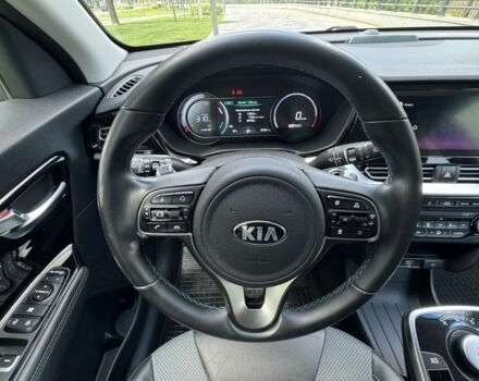Серый Киа Niro, объемом двигателя 2 л и пробегом 98 тыс. км за 19200 $, фото 11 на Automoto.ua