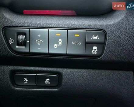 Сірий Кіа Niro, об'ємом двигуна 0 л та пробігом 37 тис. км за 24600 $, фото 7 на Automoto.ua