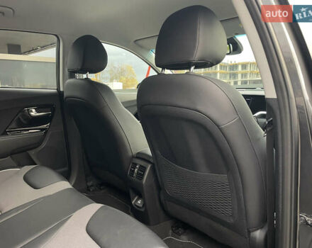 Сірий Кіа Niro, об'ємом двигуна 0 л та пробігом 52 тис. км за 22999 $, фото 63 на Automoto.ua