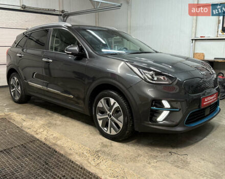 Сірий Кіа Niro, об'ємом двигуна 0 л та пробігом 97 тис. км за 22900 $, фото 22 на Automoto.ua