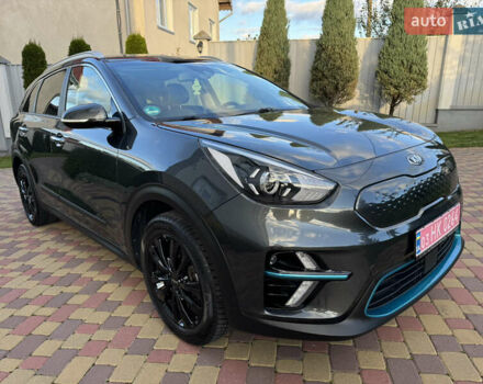 Серый Киа Niro, объемом двигателя 0 л и пробегом 117 тыс. км за 19300 $, фото 1 на Automoto.ua