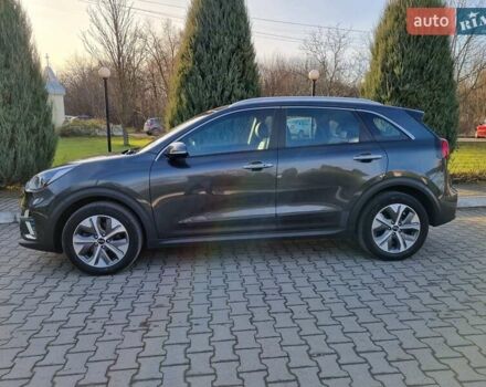 Серый Киа Niro, объемом двигателя 0 л и пробегом 121 тыс. км за 18750 $, фото 6 на Automoto.ua