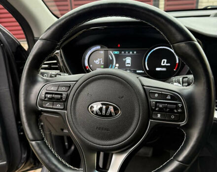 Сірий Кіа Niro, об'ємом двигуна 0 л та пробігом 50 тис. км за 22300 $, фото 52 на Automoto.ua