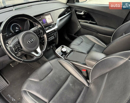 Серый Киа Niro, объемом двигателя 0 л и пробегом 147 тыс. км за 18450 $, фото 45 на Automoto.ua