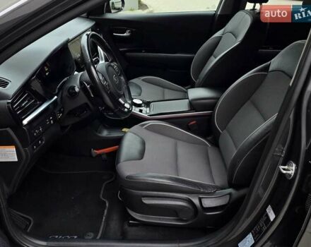 Серый Киа Niro, объемом двигателя 0 л и пробегом 142 тыс. км за 17999 $, фото 22 на Automoto.ua