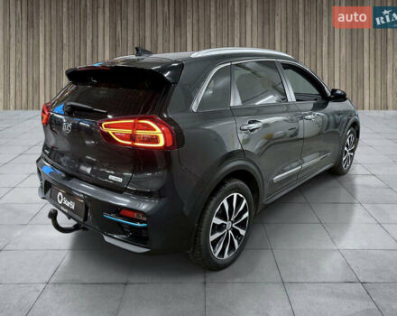 Серый Киа Niro, объемом двигателя 0 л и пробегом 98 тыс. км за 15800 $, фото 3 на Automoto.ua