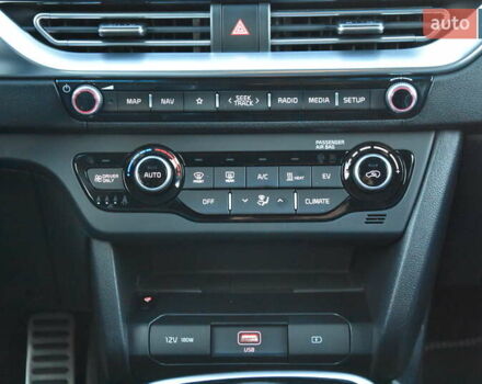 Серый Киа Niro, объемом двигателя 0 л и пробегом 23 тыс. км за 24590 $, фото 27 на Automoto.ua