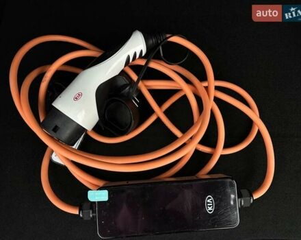 Серый Киа Niro, объемом двигателя 0 л и пробегом 62 тыс. км за 24600 $, фото 81 на Automoto.ua