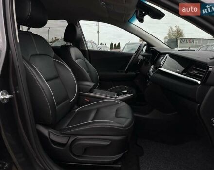 Серый Киа Niro, объемом двигателя 0 л и пробегом 62 тыс. км за 24600 $, фото 86 на Automoto.ua