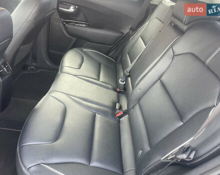 Сірий Кіа Niro, об'ємом двигуна 0 л та пробігом 140 тис. км за 18500 $, фото 26 на Automoto.ua