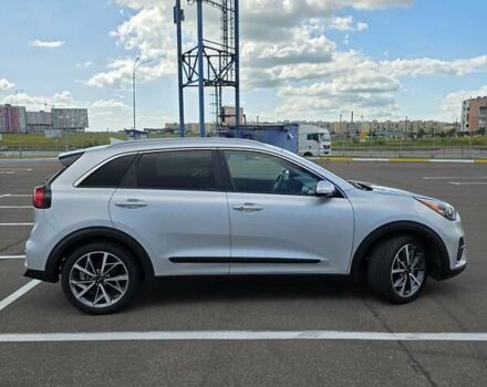 Серый Киа Niro, объемом двигателя 1.58 л и пробегом 55 тыс. км за 23500 $, фото 7 на Automoto.ua