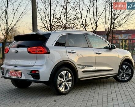 Киа Niro 2021 в Бердичеве на Automoto.ua Серый Киа Niro, объемом двигателя 0 л и пробегом 70 тыс. км за 21350 $, фото 20 на Automoto.ua