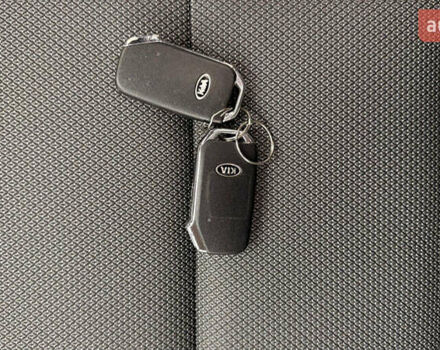 Серый Киа Niro, объемом двигателя 0 л и пробегом 88 тыс. км за 19700 $, фото 32 на Automoto.ua
