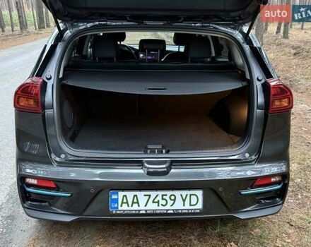 Сірий Кіа Niro, об'ємом двигуна 0 л та пробігом 72 тис. км за 22999 $, фото 75 на Automoto.ua