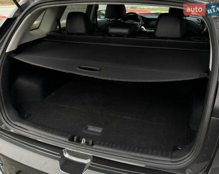 Сірий Кіа Niro, об'ємом двигуна 0 л та пробігом 81 тис. км за 18700 $, фото 19 на Automoto.ua