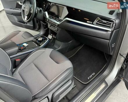 Серый Киа Niro, объемом двигателя 0 л и пробегом 22 тыс. км за 25107 $, фото 30 на Automoto.ua