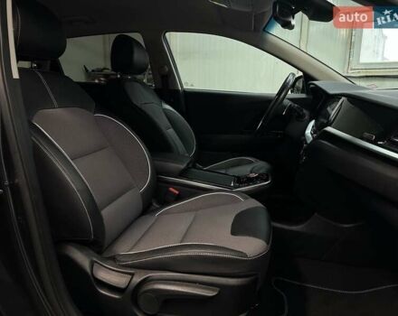 Серый Киа Niro, объемом двигателя 0 л и пробегом 44 тыс. км за 24900 $, фото 73 на Automoto.ua