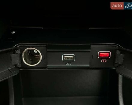 Серый Киа Niro, объемом двигателя 0 л и пробегом 37 тыс. км за 24900 $, фото 63 на Automoto.ua