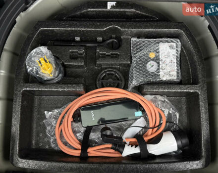 Серый Киа Niro, объемом двигателя 0 л и пробегом 70 тыс. км за 24400 $, фото 101 на Automoto.ua