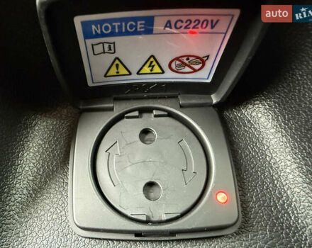 Серый Киа Niro, объемом двигателя 0 л и пробегом 70 тыс. км за 24400 $, фото 92 на Automoto.ua