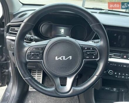 Серый Киа Niro, объемом двигателя 0 л и пробегом 74 тыс. км за 22700 $, фото 26 на Automoto.ua
