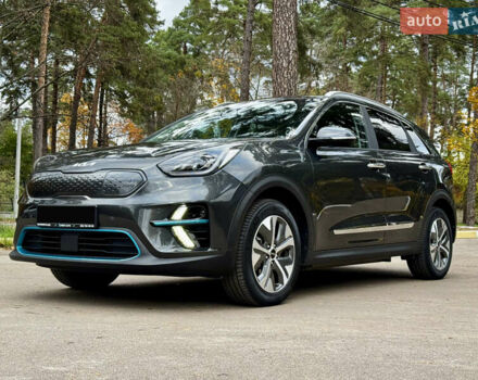 Серый Киа Niro, объемом двигателя 0 л и пробегом 37 тыс. км за 24800 $, фото 5 на Automoto.ua
