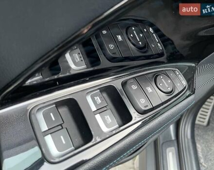 Серый Киа Niro, объемом двигателя 0 л и пробегом 74 тыс. км за 22700 $, фото 20 на Automoto.ua