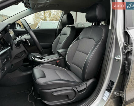Серый Киа Niro, объемом двигателя 0 л и пробегом 70 тыс. км за 24400 $, фото 41 на Automoto.ua