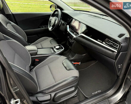 Сірий Кіа Niro, об'ємом двигуна 0 л та пробігом 81 тис. км за 18700 $, фото 22 на Automoto.ua