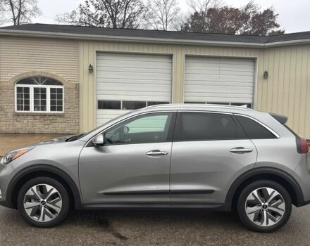 Серый Киа Niro, объемом двигателя 0 л и пробегом 21 тыс. км за 11000 $, фото 3 на Automoto.ua