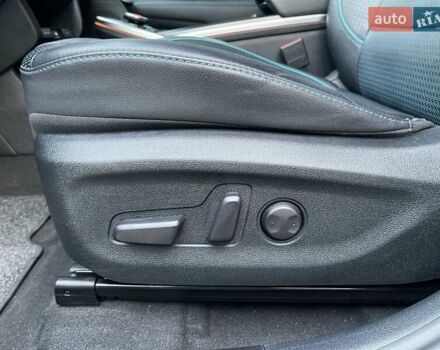 Серый Киа Niro, объемом двигателя 0 л и пробегом 74 тыс. км за 22700 $, фото 23 на Automoto.ua