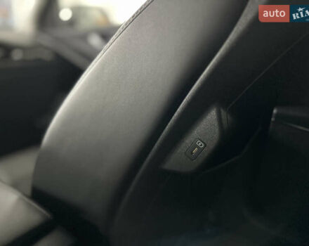 Серый Киа Niro, объемом двигателя 0 л и пробегом 120 тыс. км за 20900 $, фото 94 на Automoto.ua