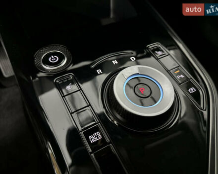 Серый Киа Niro, объемом двигателя 0 л и пробегом 120 тыс. км за 20900 $, фото 74 на Automoto.ua
