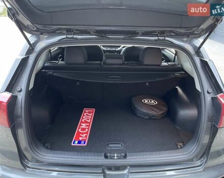 Серый Киа Niro, объемом двигателя 0 л и пробегом 74 тыс. км за 22700 $, фото 41 на Automoto.ua