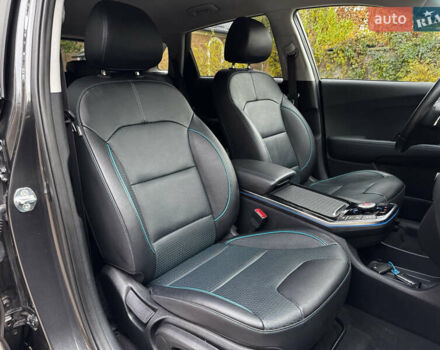 Серый Киа Niro, объемом двигателя 0 л и пробегом 37 тыс. км за 24800 $, фото 3 на Automoto.ua