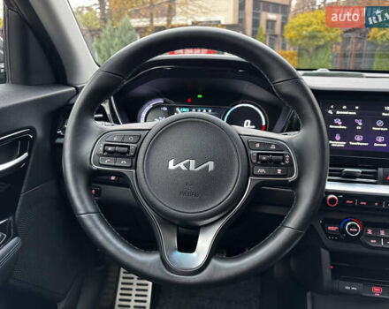 Серый Киа Niro, объемом двигателя 0 л и пробегом 37 тыс. км за 24800 $, фото 44 на Automoto.ua
