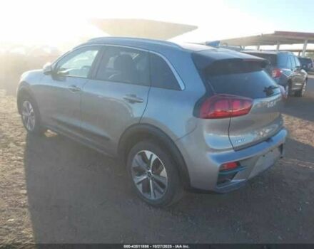 Серый Киа Niro, объемом двигателя 0 л и пробегом 62 тыс. км за 4900 $, фото 2 на Automoto.ua