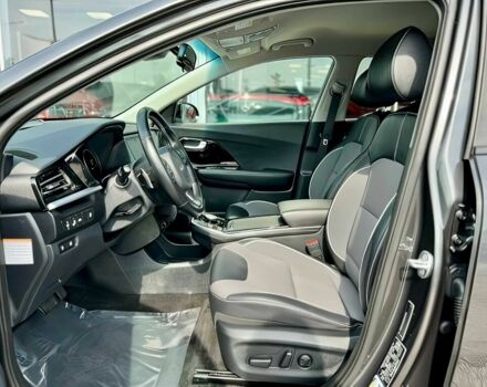 Сірий Кіа Niro, об'ємом двигуна 0 л та пробігом 26 тис. км за 6500 $, фото 6 на Automoto.ua
