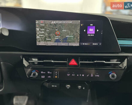 Серый Киа Niro, объемом двигателя 0 л и пробегом 120 тыс. км за 20900 $, фото 70 на Automoto.ua