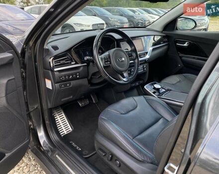 Сірий Кіа Niro, об'ємом двигуна 0 л та пробігом 66 тис. км за 23200 $, фото 19 на Automoto.ua