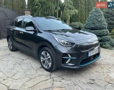 Серый Киа Niro, объемом двигателя 0 л и пробегом 82 тыс. км за 15999 $, фото 2 на Automoto.ua