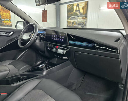 Серый Киа Niro, объемом двигателя 0 л и пробегом 120 тыс. км за 20900 $, фото 77 на Automoto.ua